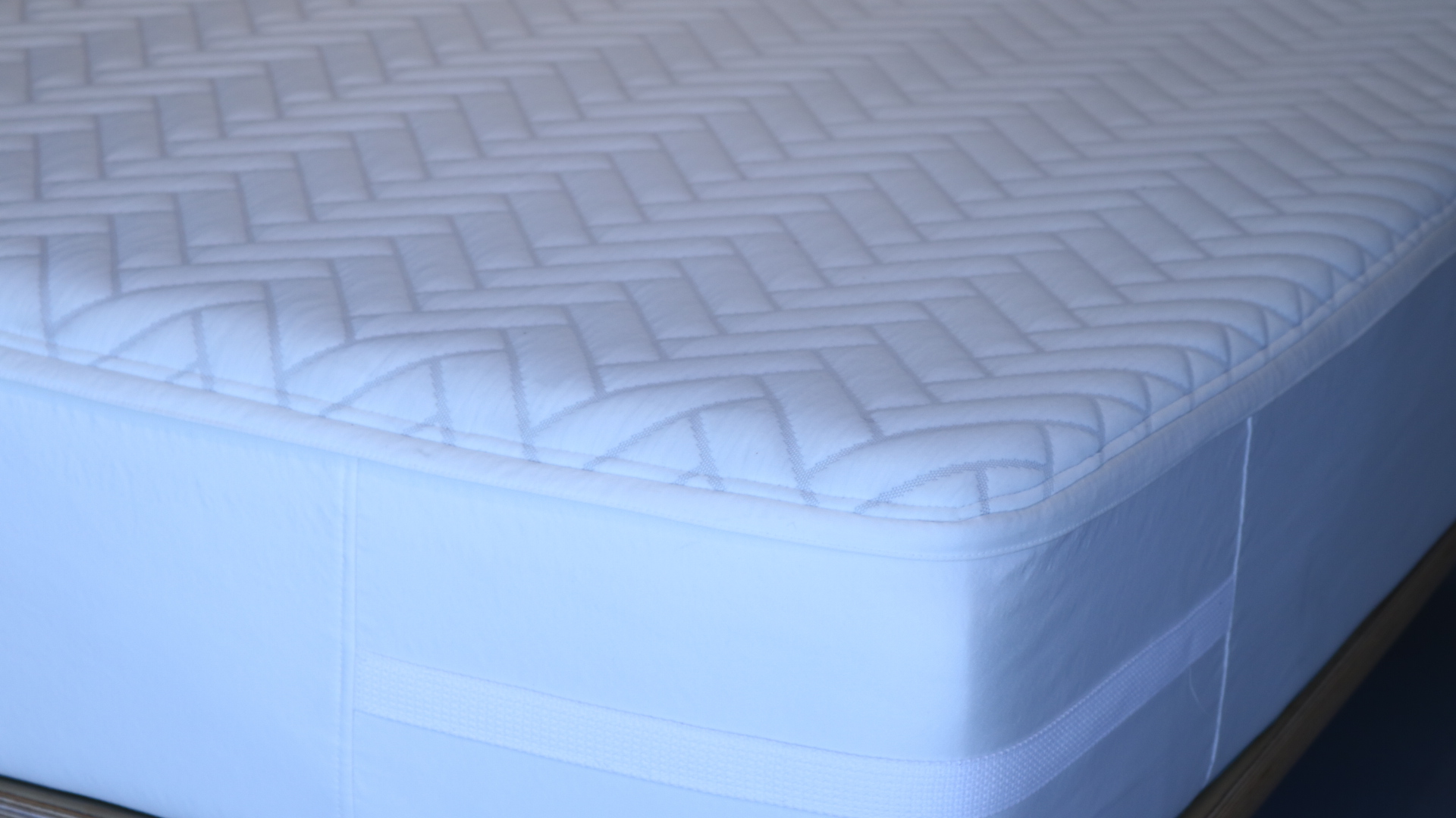 wright mattress review, mattress reviews, girl on the mattress